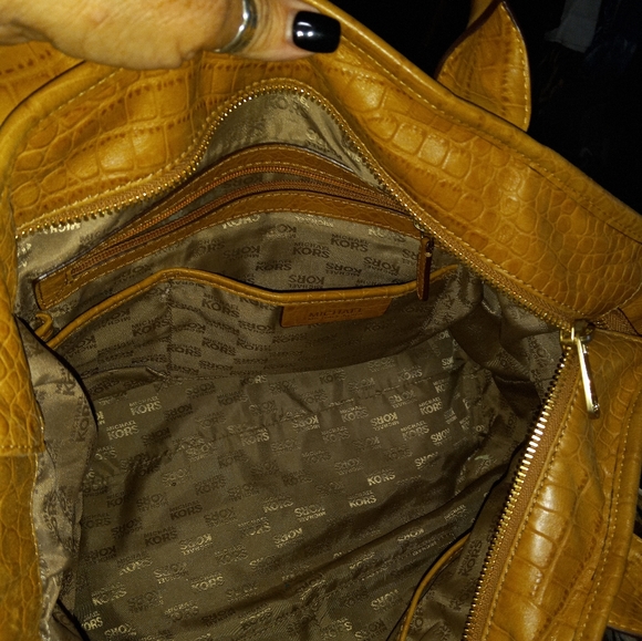 Michael Kors Purse Tote - Picture 4 of 5